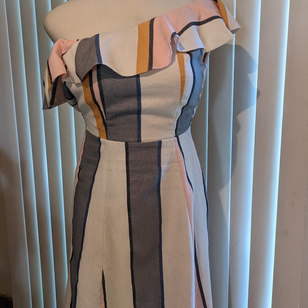Dress - Picture 3 of 4